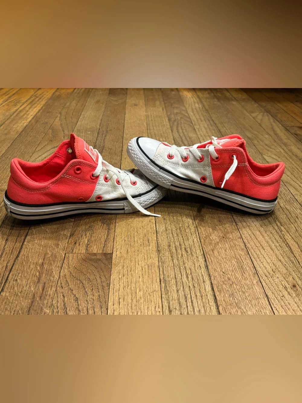 Converse Youth White and Coral/Neon Pink All Star Low Top Sneakers Size 3.5-4